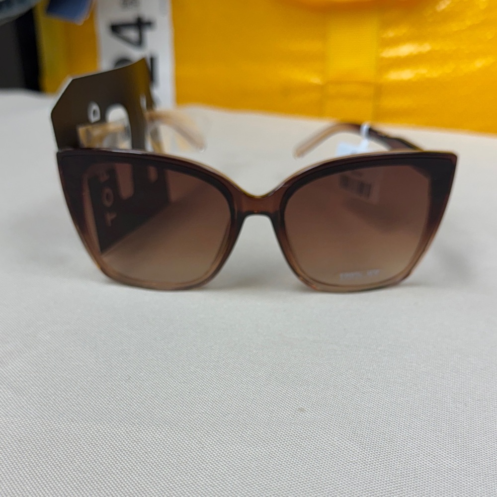 Women’s Cat-Eye Brown Sunglasses - Torrid Brand ombré 100% uv protection new